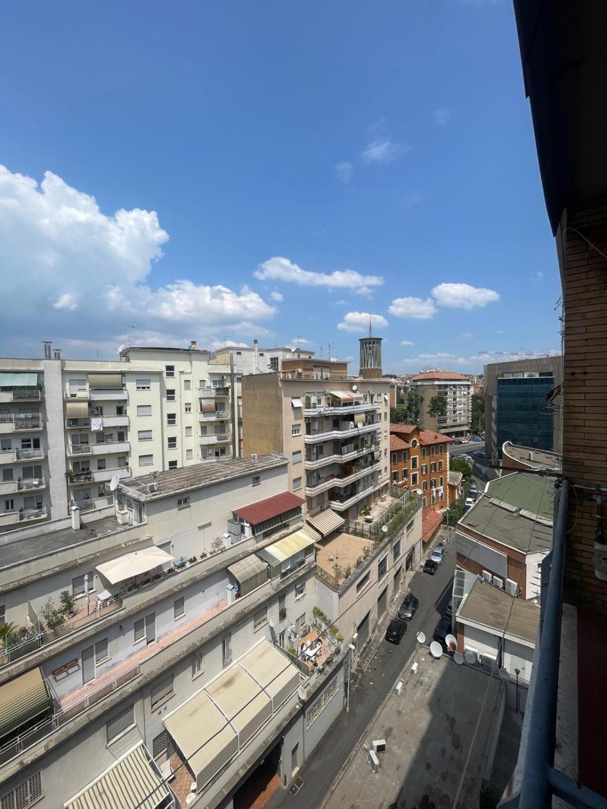 Bright And Cozy Near Trastevere Station